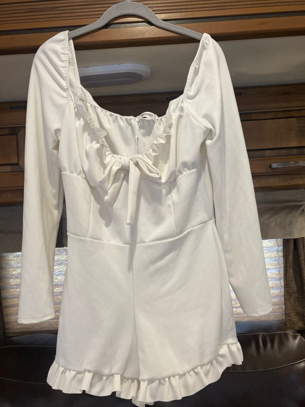 *Missguided White Long Sleeve Ruffle Bow Romper Square Neck Size US 10 - Picture 3 of 4